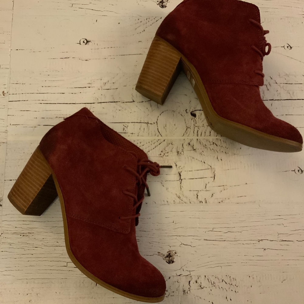 Toms suede lace up stacked heel Ankle boot…